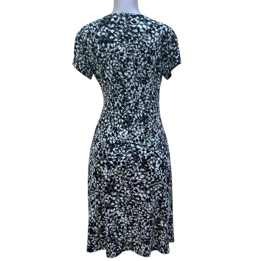Connected Faux Wrap Dress Women's 10P Short Sleeve Abstract V-Neck Knee Length - Picture 6 of 16